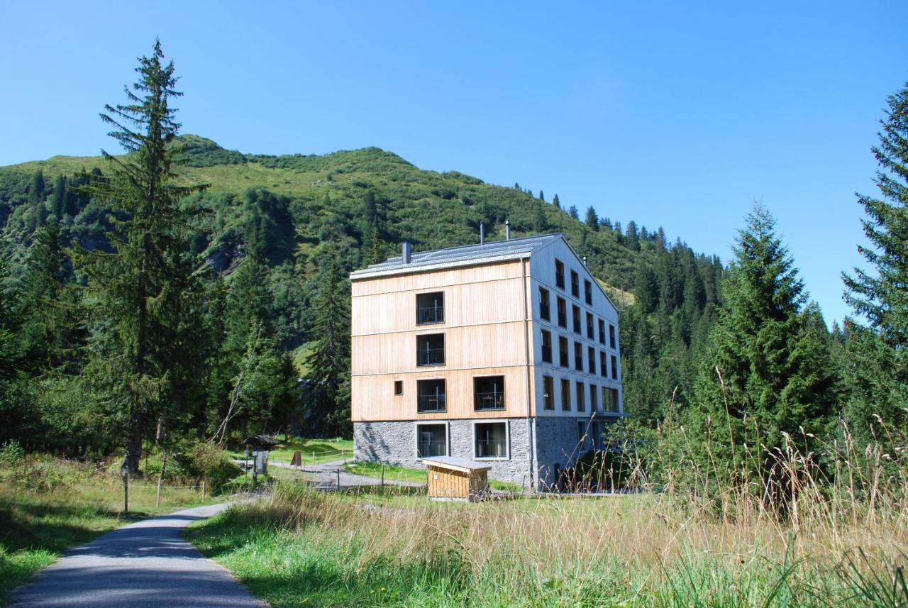 Berghotel Mettmen Schwanden  Exterior photo
