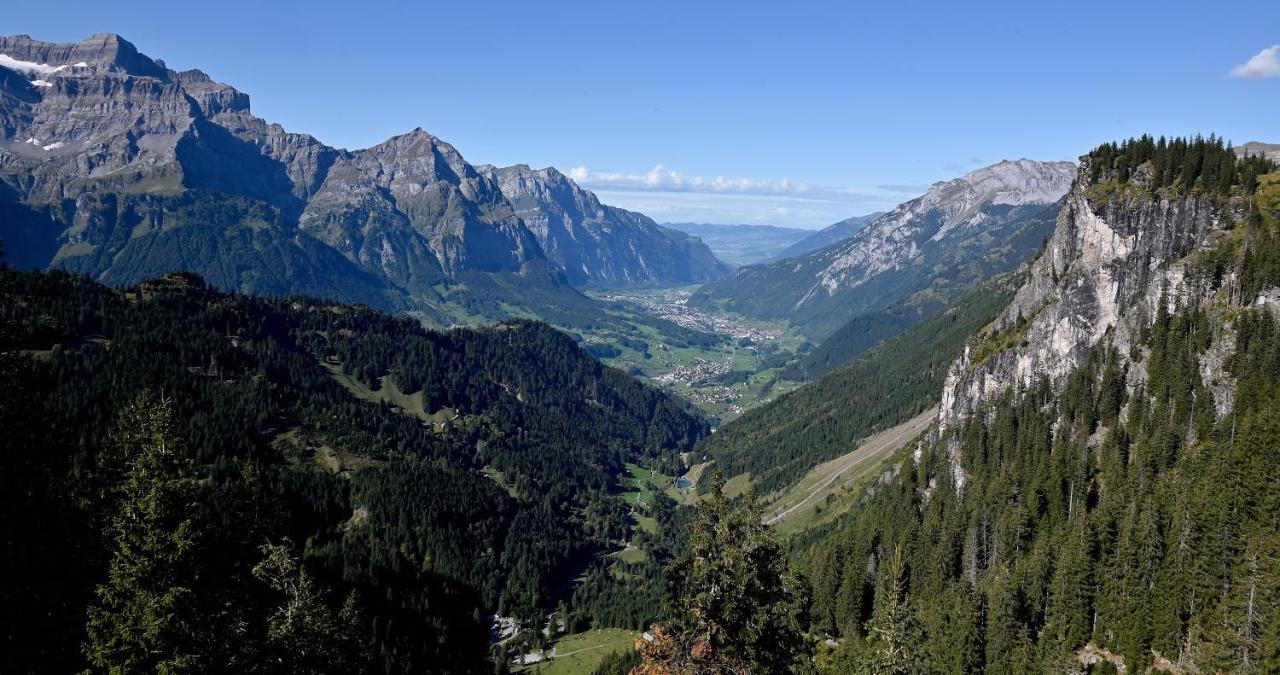 Berghotel Mettmen Schwanden  Exterior photo